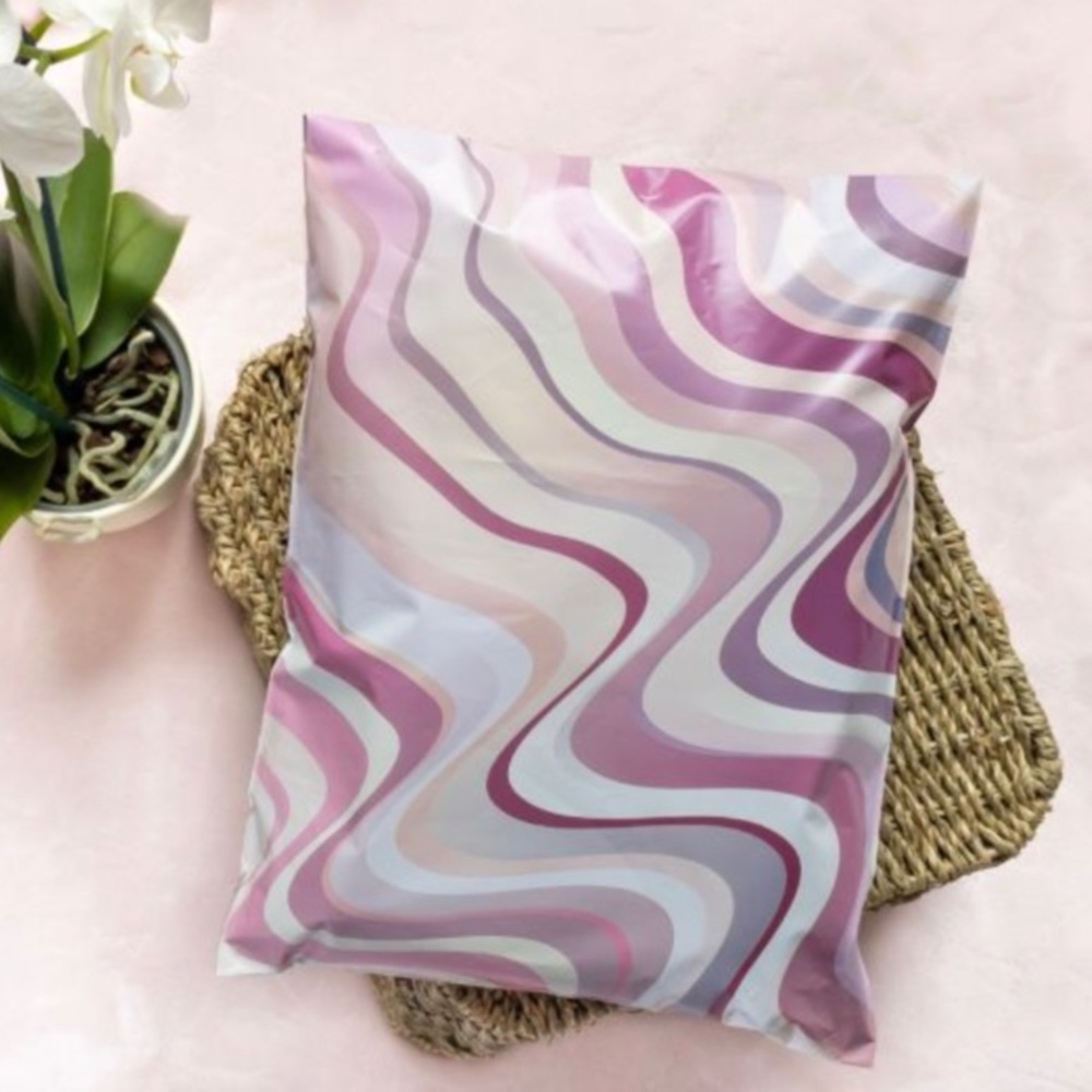 50 14X17 Poly Mailers Abstract Swirl Shipping Envelopes PRICE IS FIRM - Picture 5 of 8